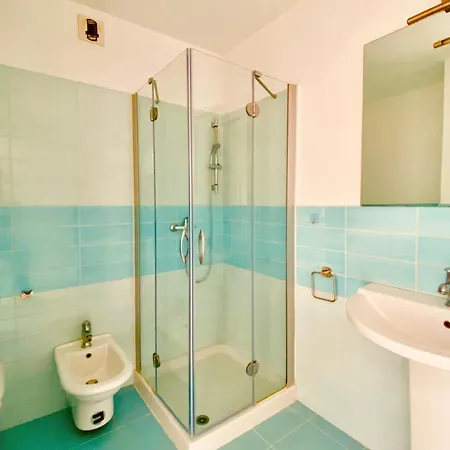 One Bedroom Flat Sea View Next To Monaco *